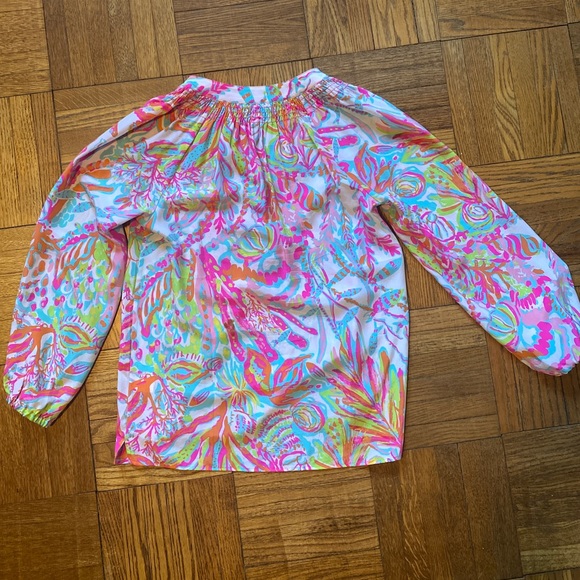 Beautiful Lily blouse size Medium! Selling as is! - Picture 4 of 6